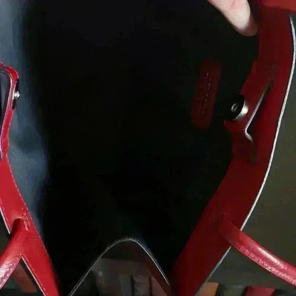 Pelle Studio Red Leather Purse - Picture 2 of 8